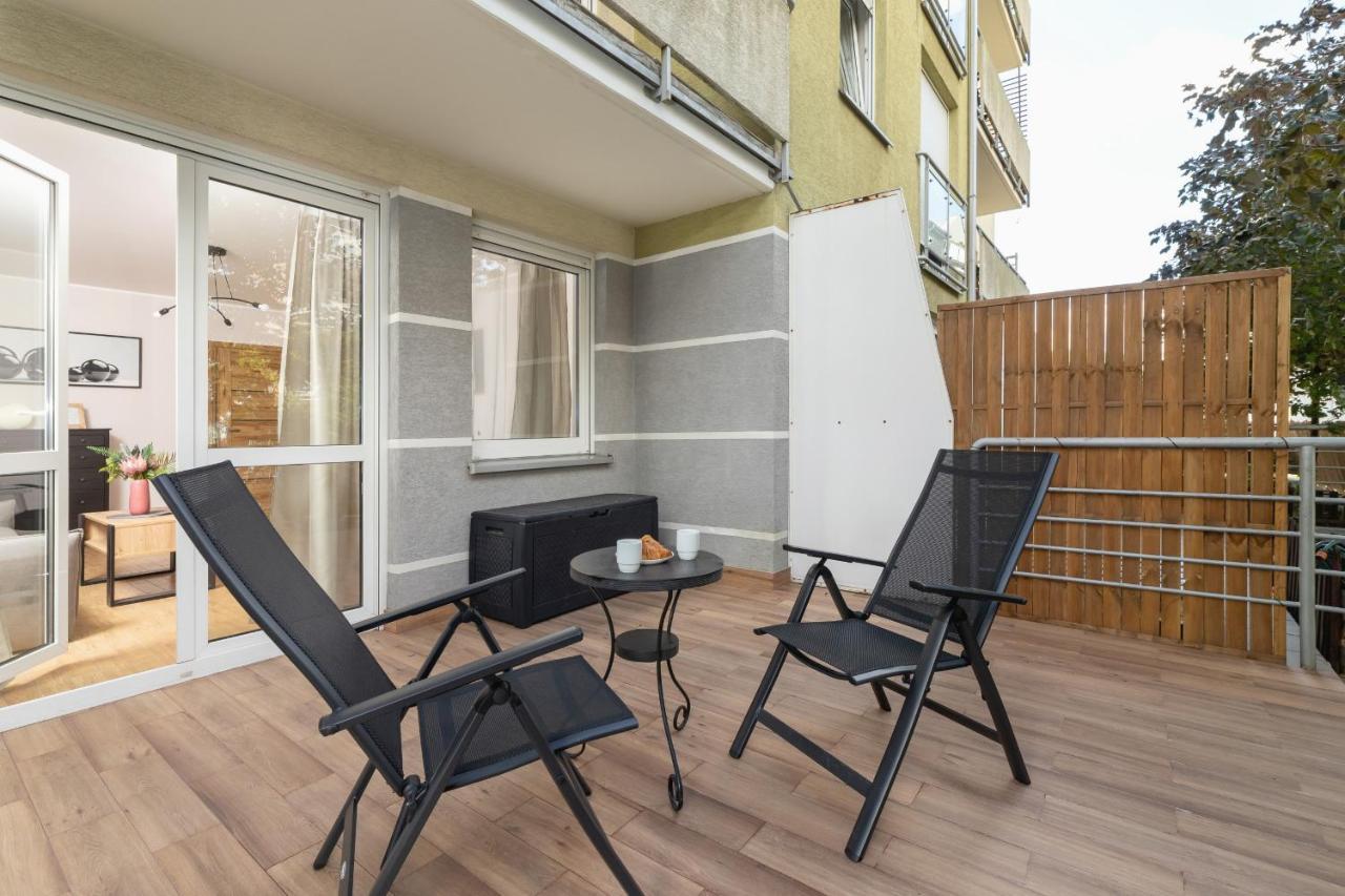 Pleasant Apartment With Terrace Cracow By Noclegi Renters Krakow Exterior photo