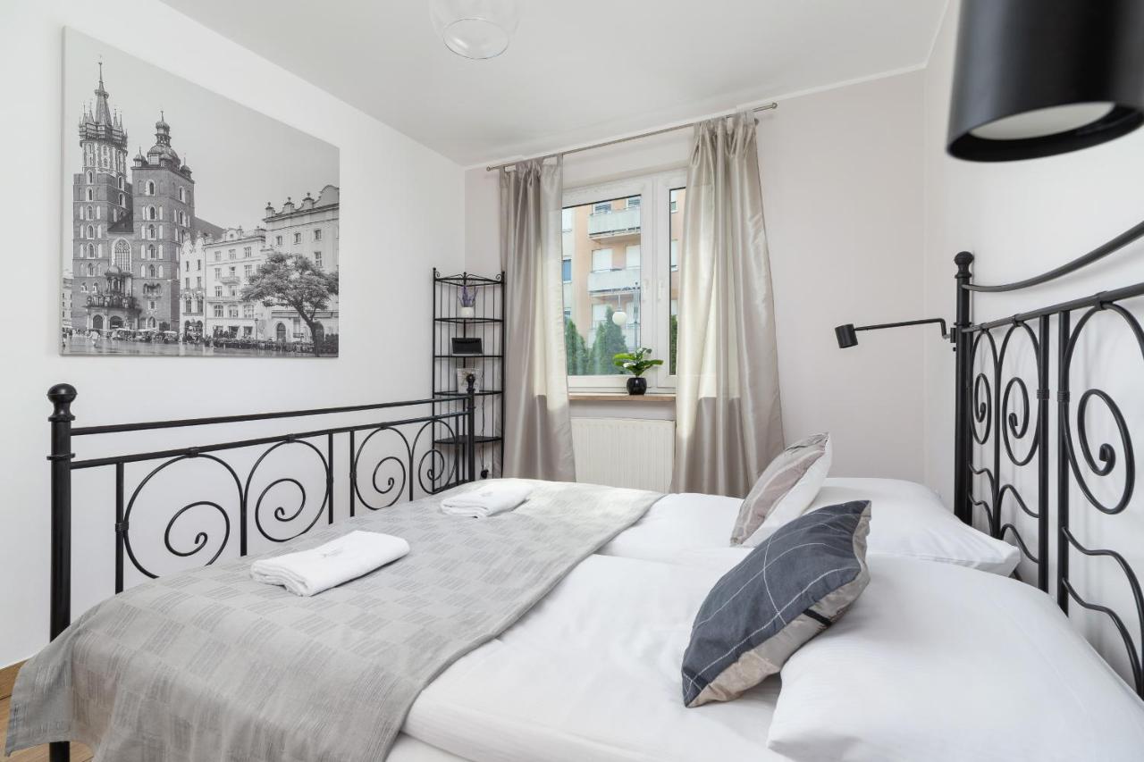 Pleasant Apartment With Terrace Cracow By Noclegi Renters Krakow Exterior photo