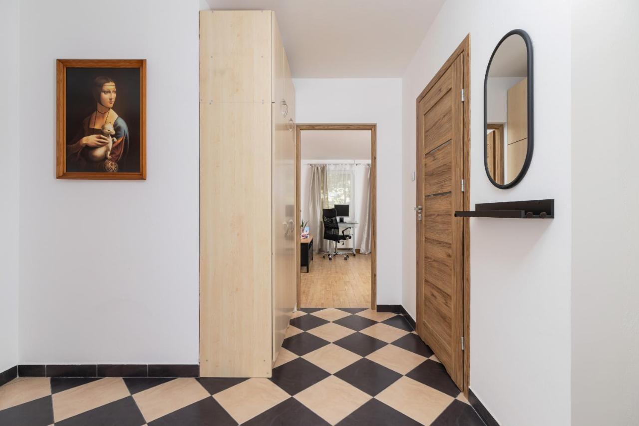 Pleasant Apartment With Terrace Cracow By Noclegi Renters Krakow Exterior photo