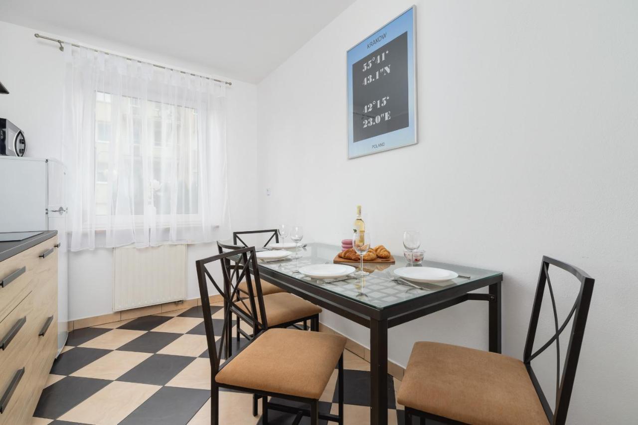 Pleasant Apartment With Terrace Cracow By Noclegi Renters Krakow Exterior photo