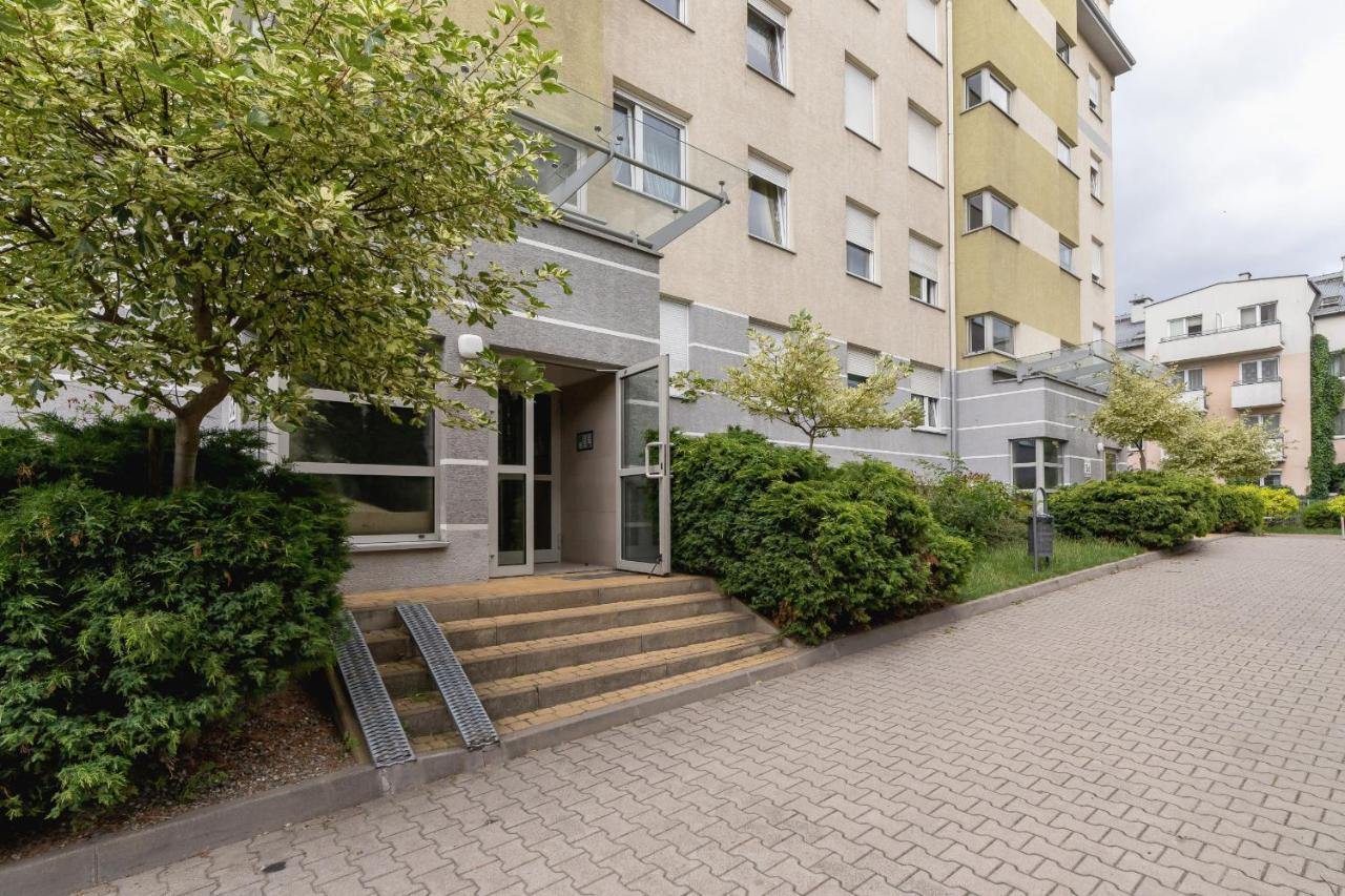 Pleasant Apartment With Terrace Cracow By Noclegi Renters Krakow Exterior photo